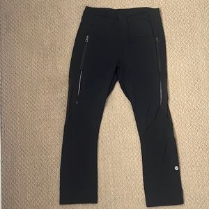 Size 6 Lulu lemon capri leggings (no tag)